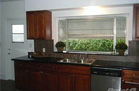 3rd image of 585 NW 121st St