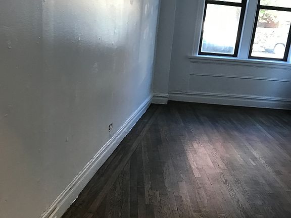 4th image of 3525 Bainbridge Ave #1ST