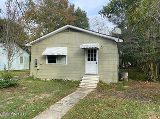 1908 13th St, Pascagoula, MS 39567