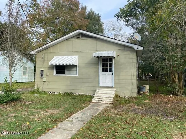 1908 13th St, Pascagoula, MS 39567