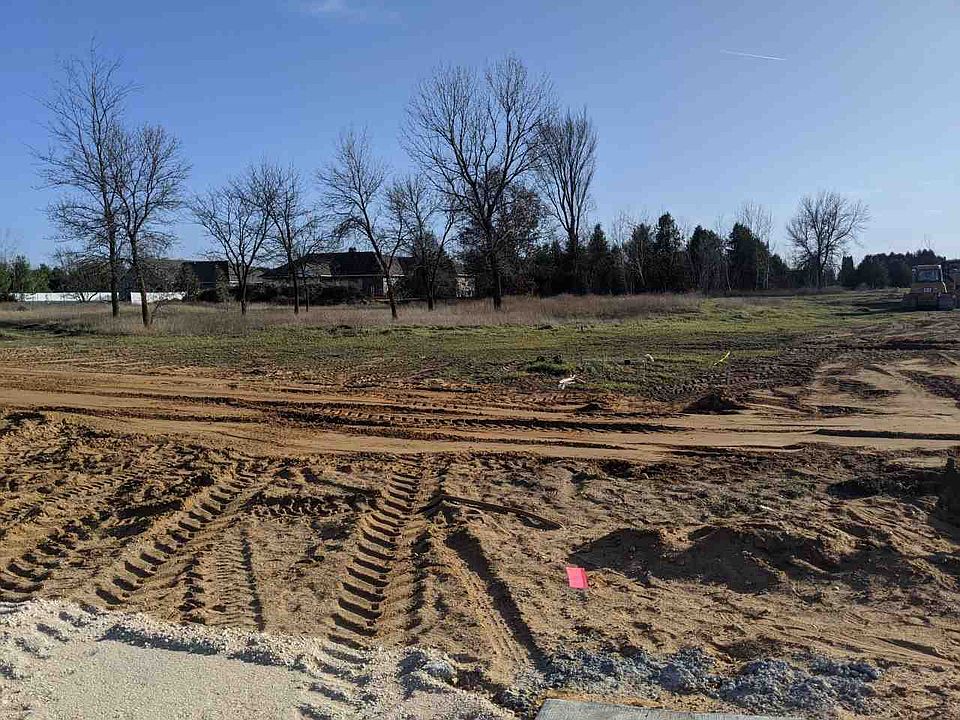 2nd image of 647 Briarwood Way