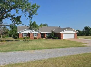 324 County Road 1450, Cement, OK 73017