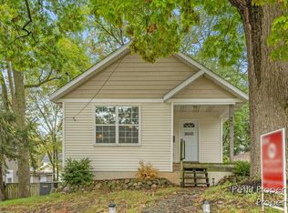 743 College Ave NE, Grand Rapids, MI 49503