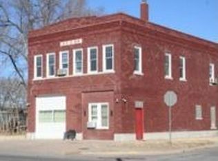 1824 E 4th Ave, Hutchinson, KS 67501