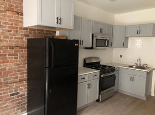 30 4th St #1R, Troy, NY 12180