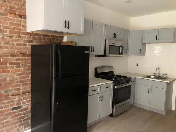 30 4th St #1R, Troy, NY 12180