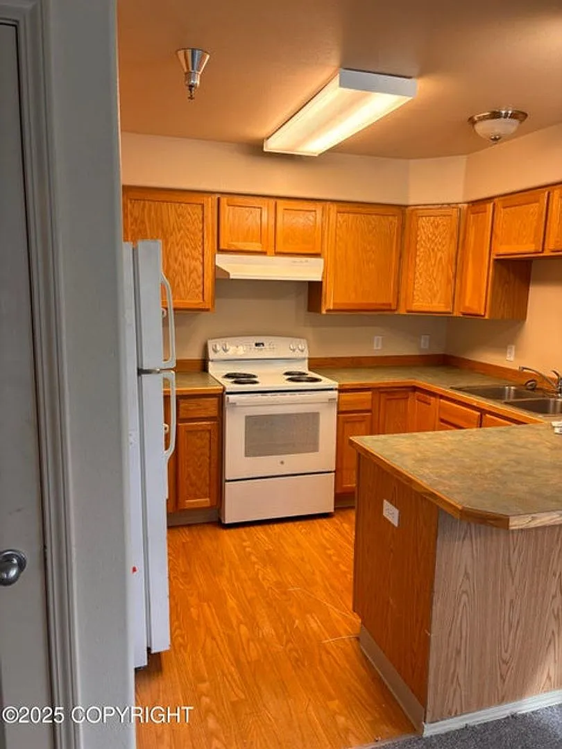 Newly Updated 2 Bed/2 Bath Condo w/Garage! — Photo 3
