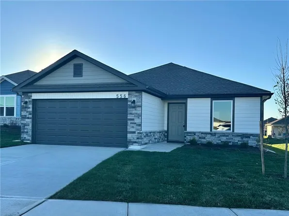 556 N Pecan St, Gardner, KS 66030