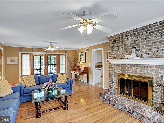 5th image of 401 Sassafras Ct