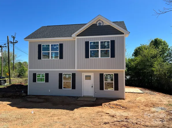 3003 1st Avenue Pl SW, Hickory, NC 28602