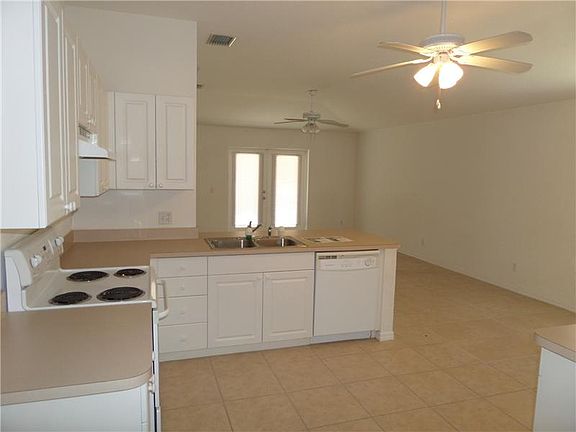 4th image of 440 36th Ave