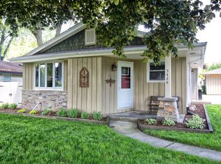 5428 W Whitaker Ave, Greenfield, WI 53220