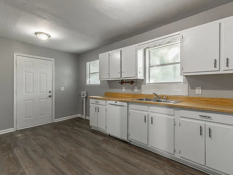 126 Goodson Ave — Photo 10