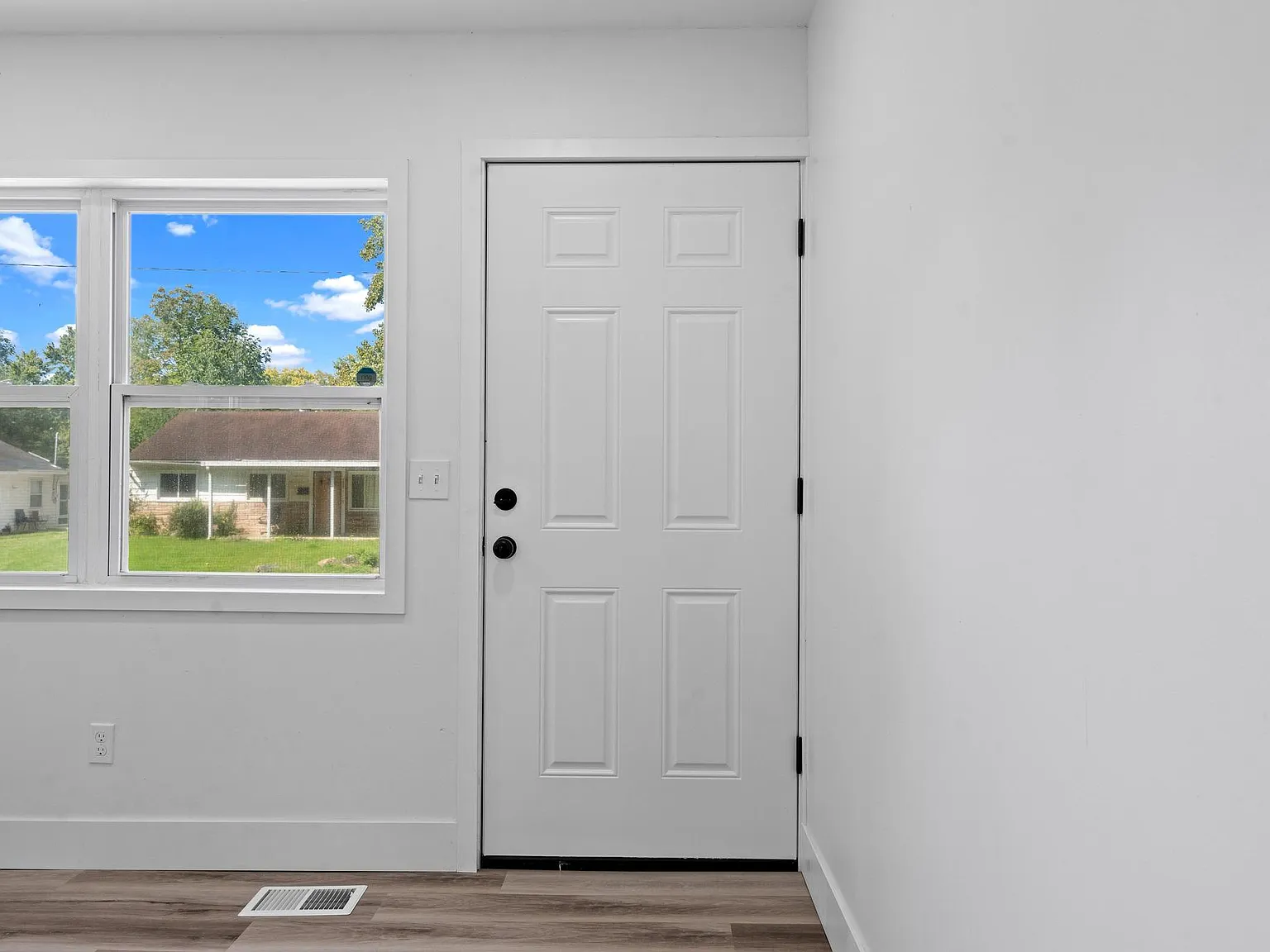 3 bed, 1000 sqft, $1,450 — Photo 3