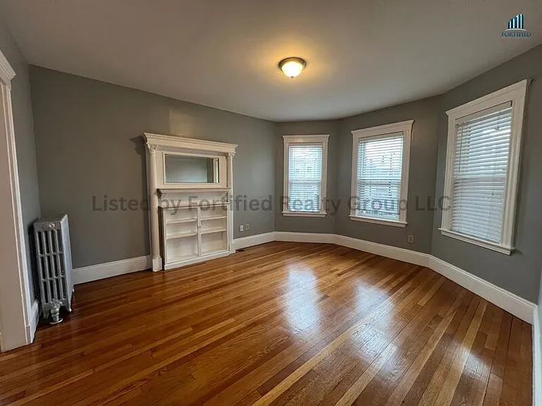 142 Washington St #1 — Photo 2