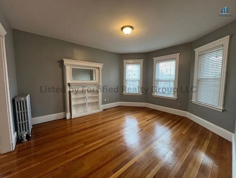 Building Photo - 142 Washington St #1