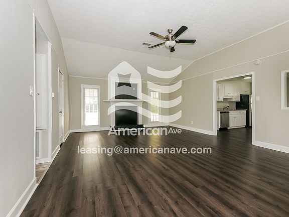 781642_004_living_room_13930602.jpg