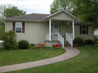 954 E Buffalo St, Bolivar, MO 65613