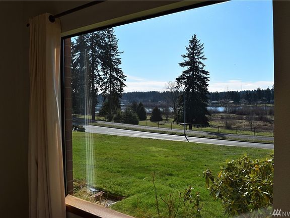 4th image of 23305 Lakeview Dr Unit C103