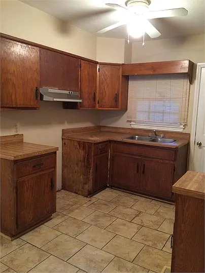 1710 W Whitney Ave — Photo 2