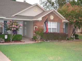 415 N 28th St, Ozark, AR 72949