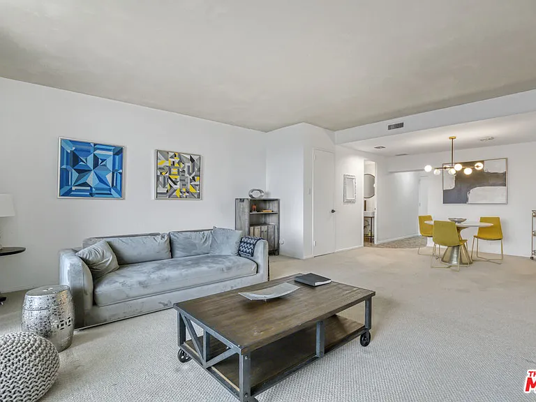 10433 Wilshire Blvd #808 — Photo 3