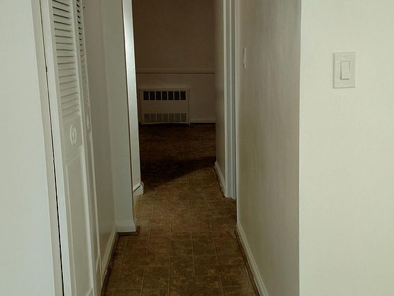 Hallway from living room to kitchen