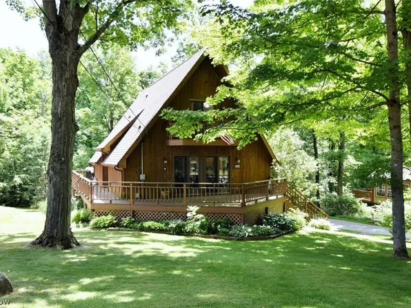 14731 Evergreen Dr, Burton, OH 44021
