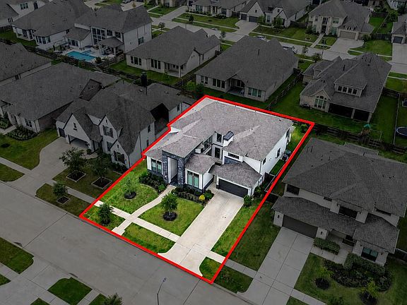 3rd image of 4831 Summer Place Ct