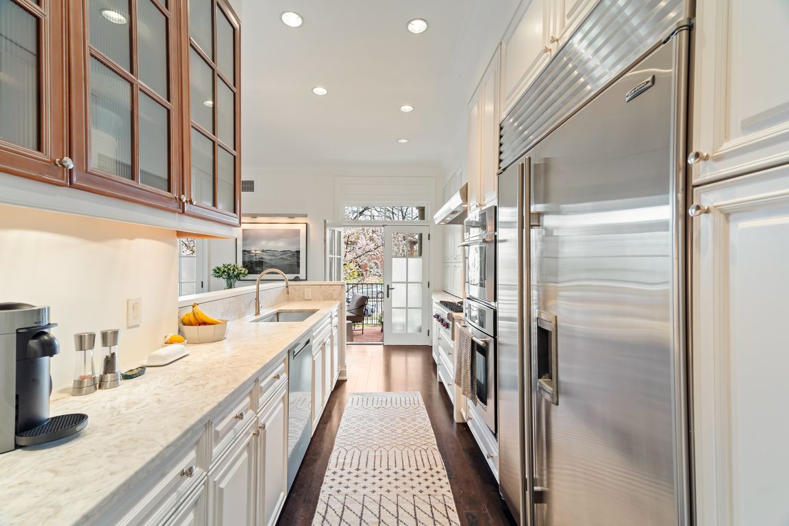 17-Kitchen