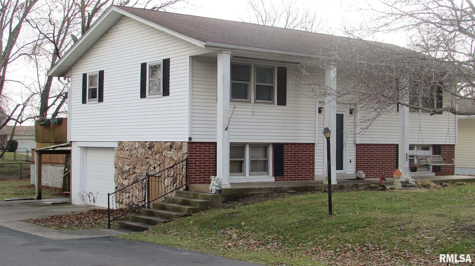 600 Oak St photo 1