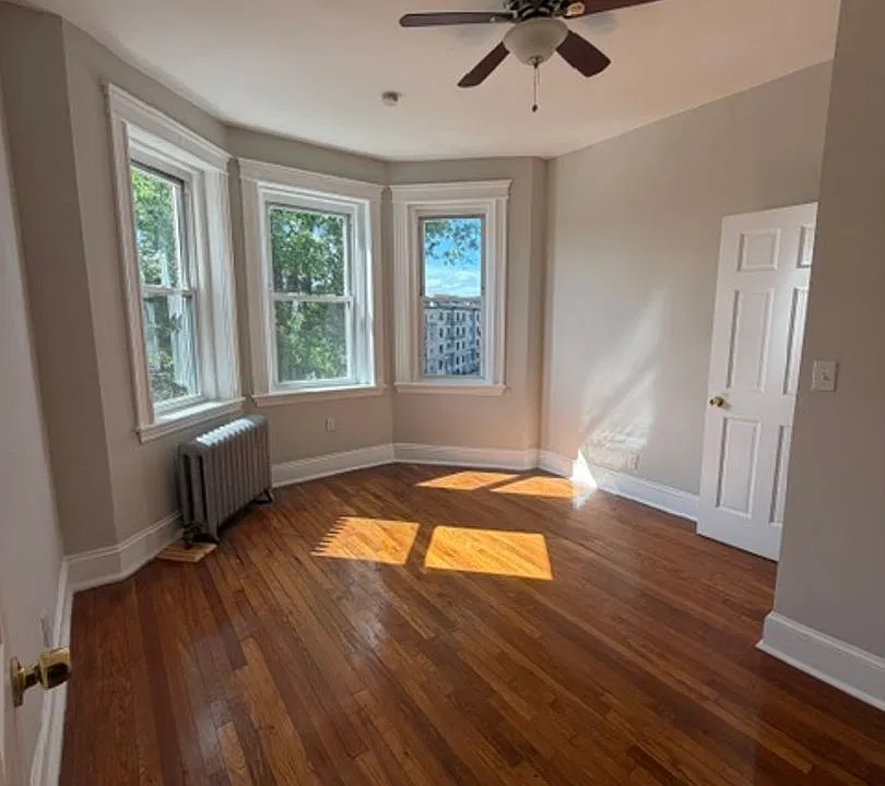 24-1193 Commonwealth Ave #24