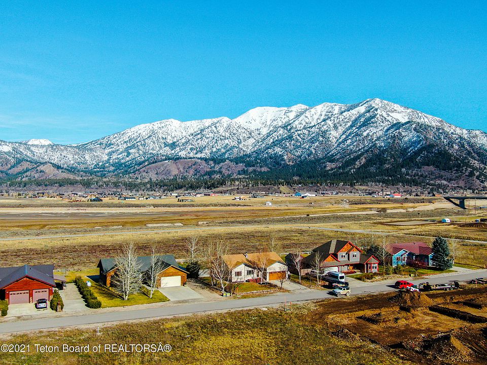 1st image of 317 Snake River Dr
