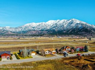 317 Snake River Dr, Alpine, WY 83128