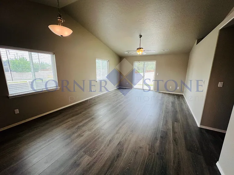 745 Baron Lakes Ave — Photo 2