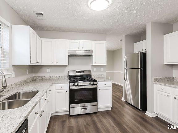 2nd image of 1776 Bennett Dr