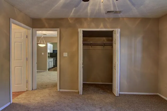 4911 S Cobb Dr SE — Photo 4