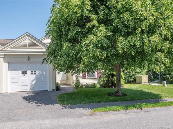 23 Saint George Place #23, Newtown, CT 06482