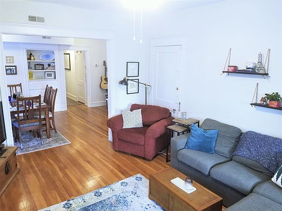 5th image of 3517 Wyandotte St APT 3N