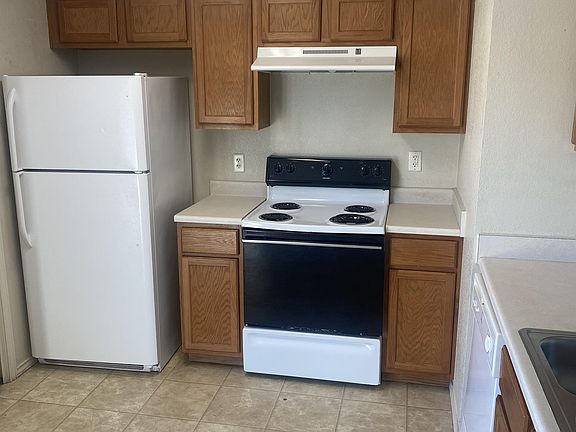 3rd image of 3510 Malibu Ln #A