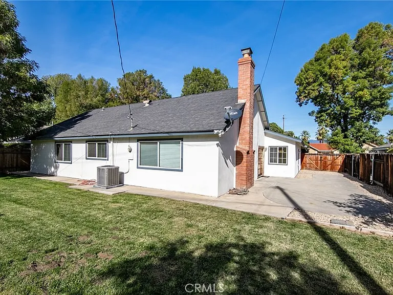 25145 Daisy Ave — Photo 25