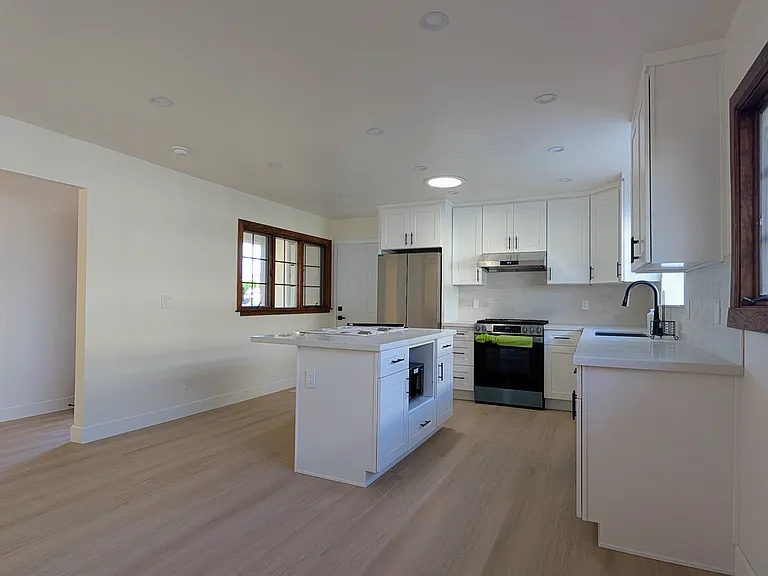 2234 Salisbury Way — Photo 2