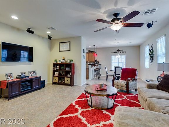 3rd image of 916 Heritage Cove Dr