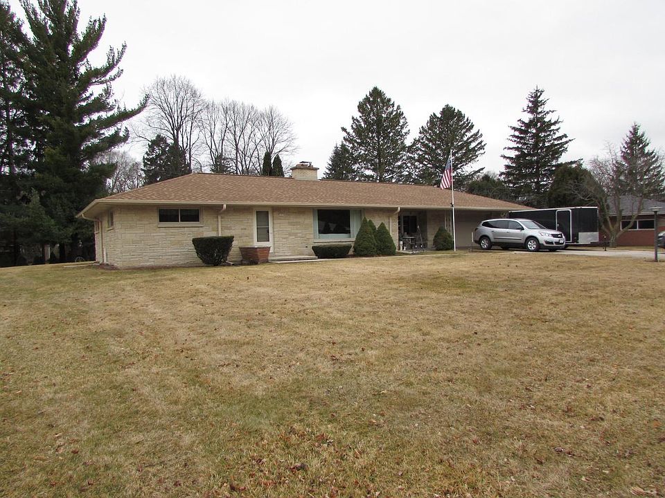 1st image of 203 Grand AVENUE