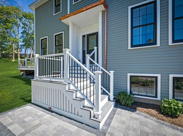 52 School St #2, Salem, MA 01970