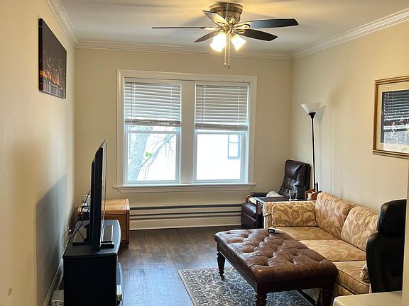 4th image of 2146 N Fremont St #3G