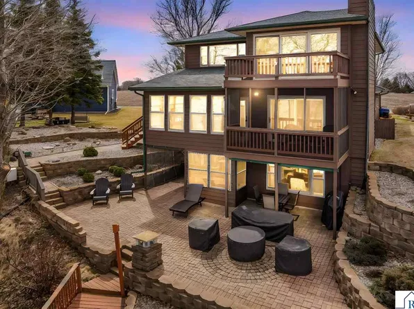 3800 Sioux Ln, Madison Lake, MN 56063