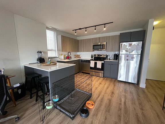4th image of 1 E Oak St #2710