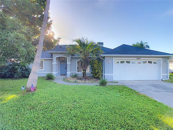 3rd image of 1621 E Spring Ridge Cir