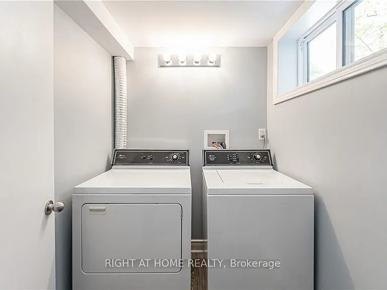 118 Briarwood Cres — Photo 11
